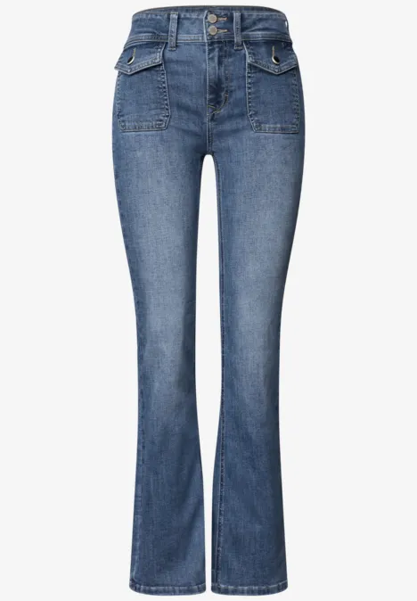High Waist Bootcut Jeans im Slim Fit Mid Blue Washed Blaue hoch taillierte Jeans mit ausgestelltem Bein und Fronttaschen.