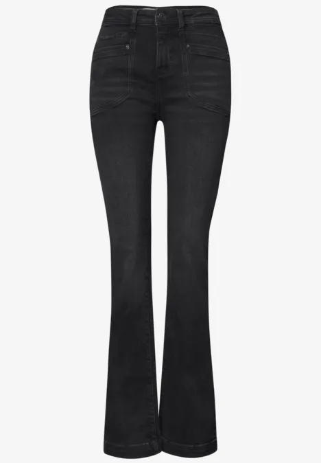 Schwarze, hoch taillierte Bootcut-Jeans mit schmaler Oberschenkelpartie und leicht ausgestelltem Beinabschluss.