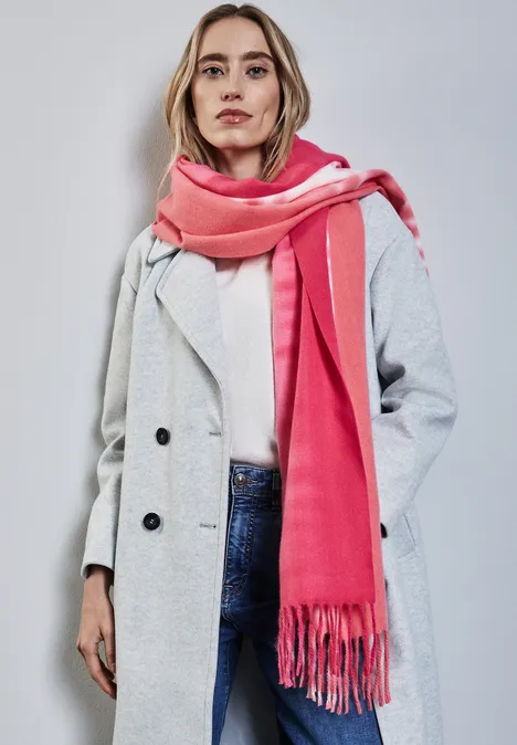 Kuscheliger Dip Dye Schal power berry