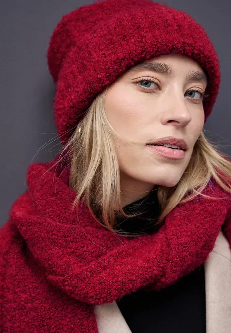 Bouclé Beanie carpet red
