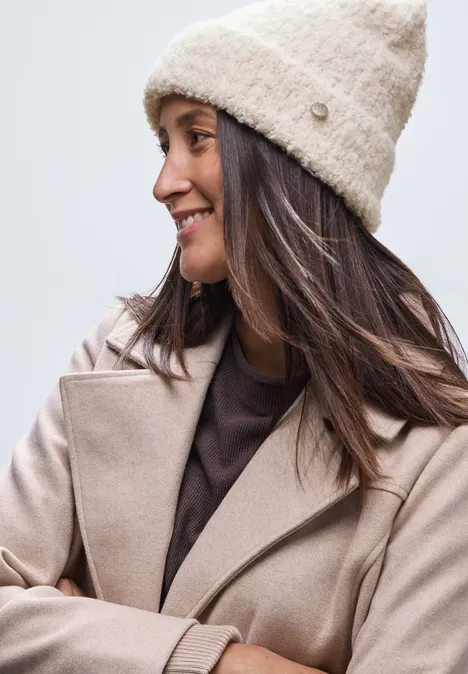 Bouclé Beanie soft beige