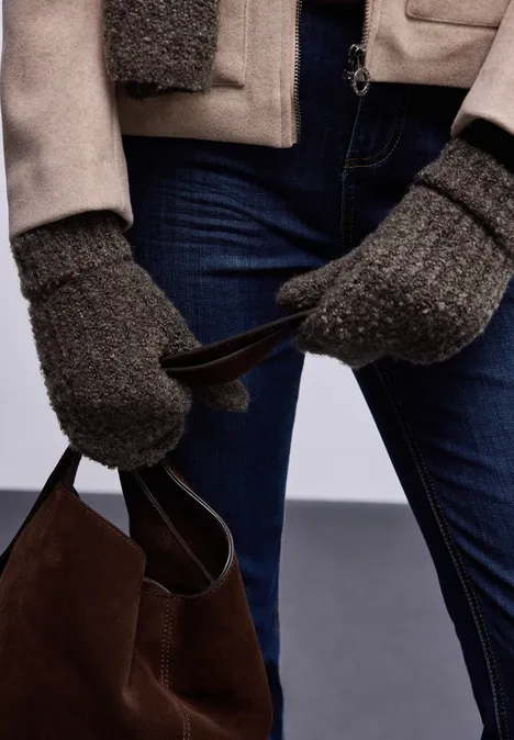 Bouclé Fäustlinge nomad brown