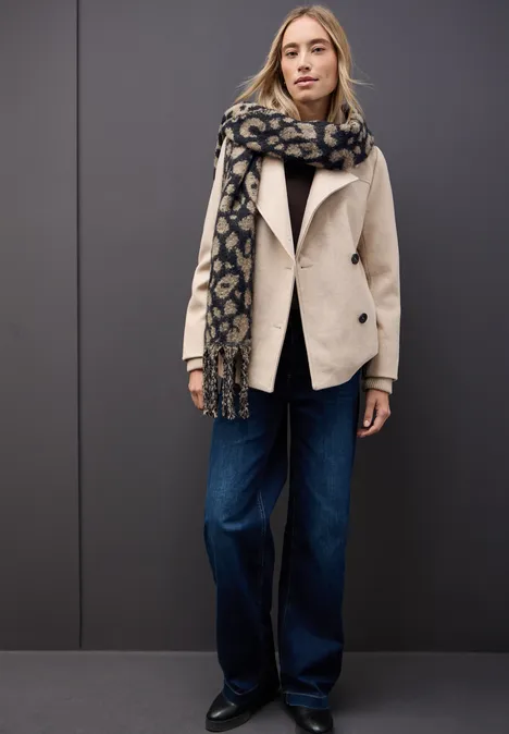 Kuscheliger Leo Schal sanded beige