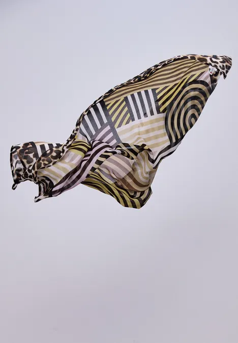 Szalik w paski z detalami w stylu leo Cinnamon Brown