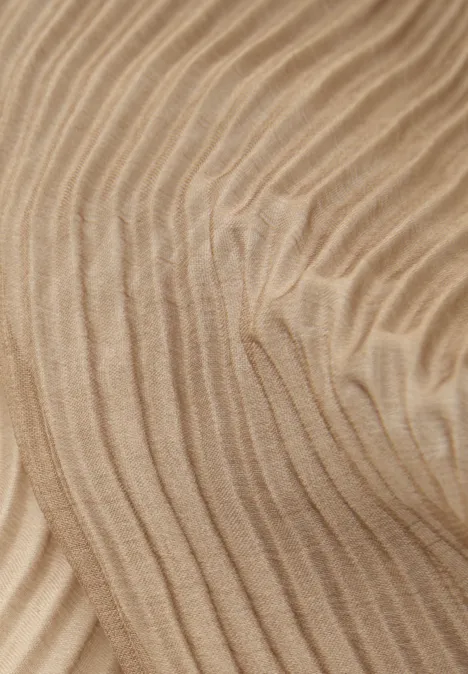 Schal mit Farbverlauf hatch brown Schal mit Farbverlauf hatch brown