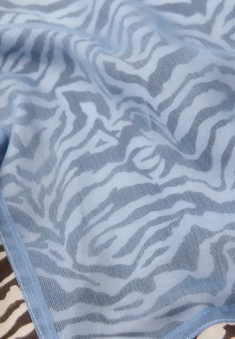 Driehoekige sjaal met grafisch patroon drift blue