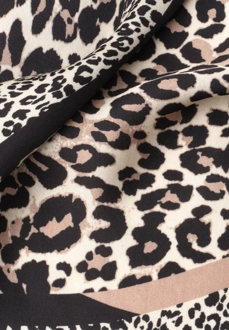 Nicki Tuch mit Leo-Muster Black