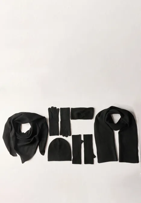 Feinstrick Beanie in Unifarbe Black Feinstrick Beanie in Unifarbe Black