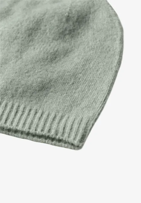 Feinstrick Beanie in Unifarbe eucalyptus green mel. Feinstrick Beanie in Unifarbe eucalyptus green mel.