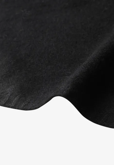 Fijn gebreide driehoekige sjaal in effen kleur Black Fijn gebreide driehoekige sjaal in effen kleur Black