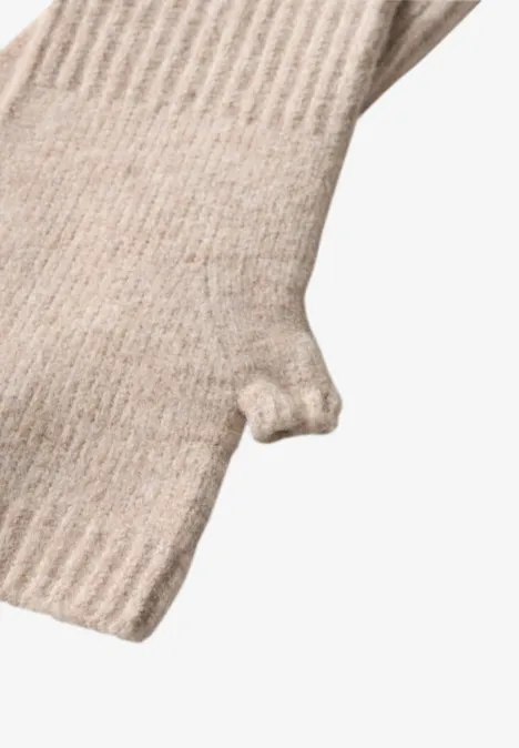 Fijngebreide armwarmers in effen kleur Soft Sand Mel.