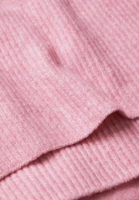 Langer Feinstrickschal in Unifarbe vintage blush mel. Langer Feinstrickschal in Unifarbe vintage blush mel.