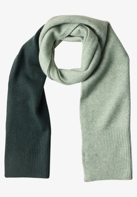Écharpe en maille fine au look « color block » mossbound green Écharpe en maille fine au look « color block » mossbound green