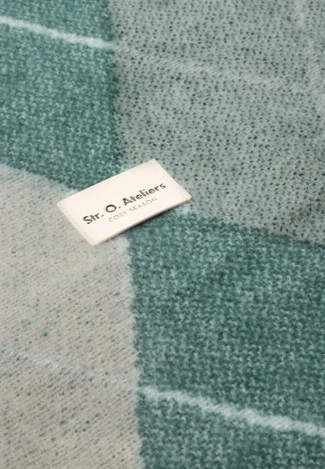 Langer Schal mit Fransen und Argyle-Muster stormy green Langer Schal mit Fransen und Argyle-Muster stormy green