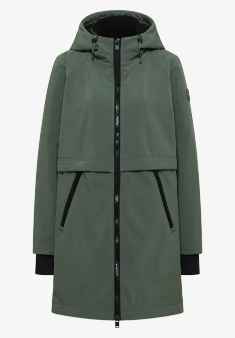 Parka vert foncé, longueur genou, capuche, fermeture à glissière frontale et poches diagonales zippées.