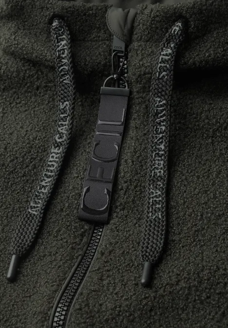 Mantel in angerauter Wolloptik olive night Dunkelgrüne Fleece-Kapuze mit schwarzen Kordeln und CELINE-Logo am Reißverschluss.