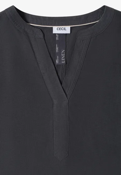 Zwarte linnen tuniek met V-hals en subtiele opstaande boord.