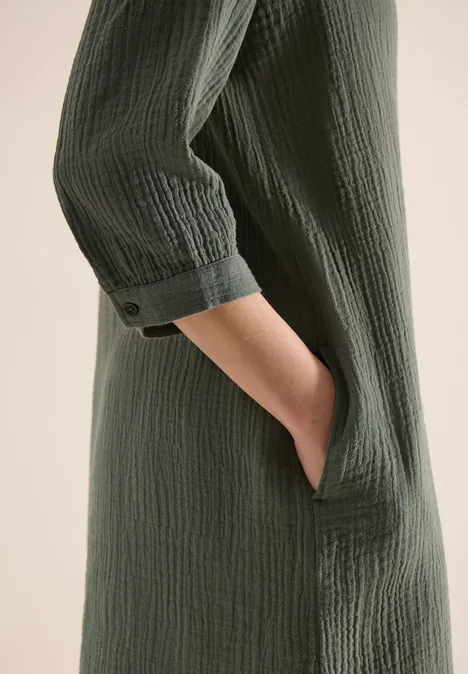 Knielanges Kleid in Musselin-Qualität khaki