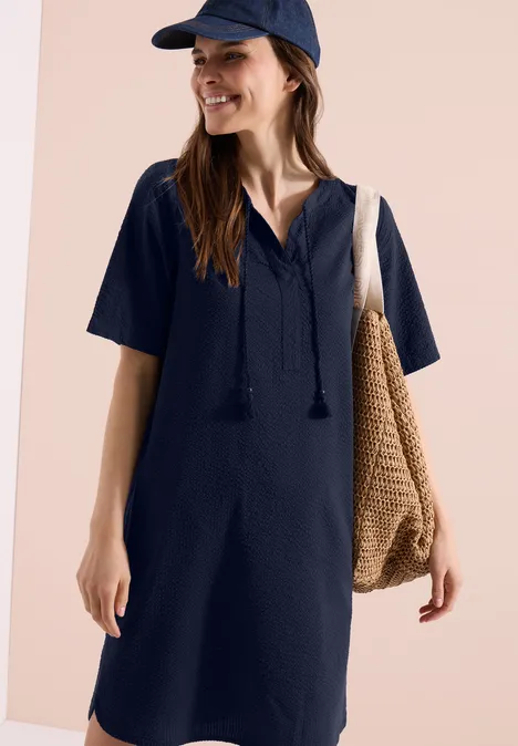 Knielanges Kleid in Seersuckerqualität universal blue
