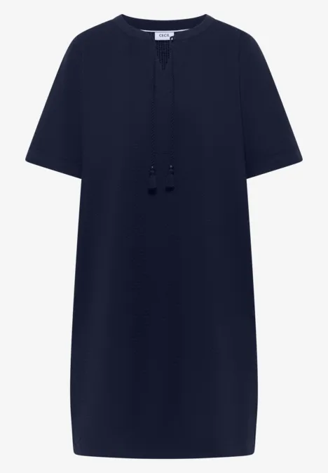 Knielanges Kleid in Seersuckerqualität universal blue