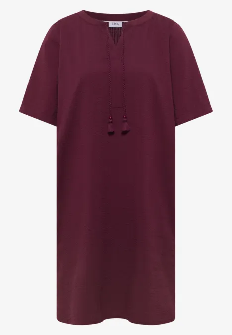 Knielanges Kleid in Seersuckerqualität sweet grape red