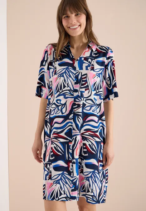 Knielanges Kleid mit grafischem Muster universal blue Knielanges Kleid mit grafischem Muster universal blue