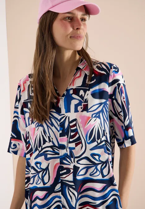 Knielanges Kleid mit grafischem Muster universal blue Knielanges Kleid mit grafischem Muster universal blue