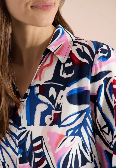 Knielanges Kleid mit grafischem Muster universal blue Knielanges Kleid mit grafischem Muster universal blue