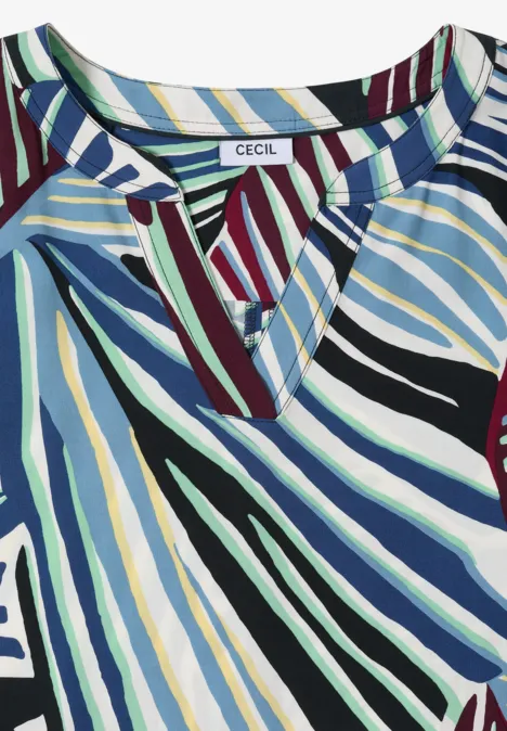 Bunt gestreiftes Damen-Shirt mit V-Ausschnitt und abwechslungsreichem Muster in Blau-, Grün-, Schwarz- und Rottönen.