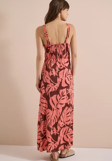 Maxikleid mit V-Neck und Print coral Frau in langem Maxikleid mit korallfarbener Blattoptik, Rückenansicht