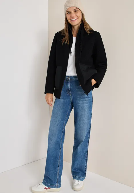 Kuschelige Jacke mit Details Black