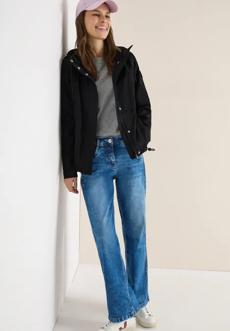 Windbreaker mit Hoodie Black Windbreaker mit Hoodie Black