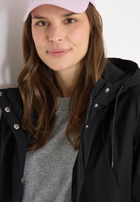 Windbreaker mit Hoodie Black Windbreaker mit Hoodie Black