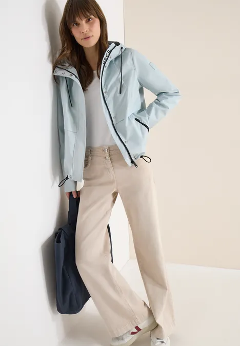 Windjack met capuchon watercolour blue