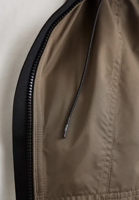 Jacke mit verstaubarer Kapuze mocha taupe