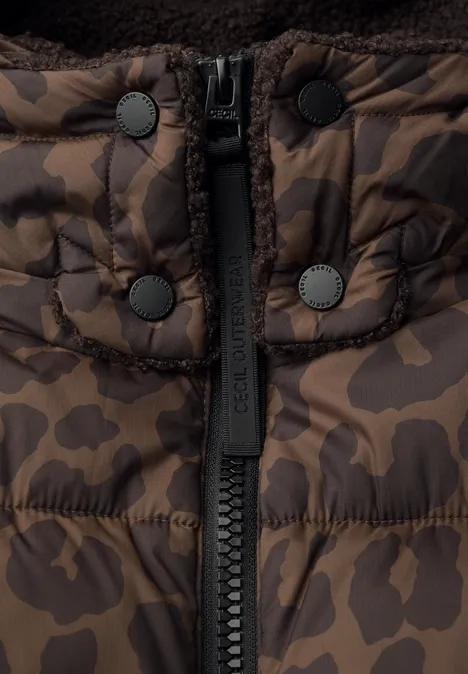 Steppjacke mit Kapuze und Reißverschluss dark toffee brown Braune Camouflage-Steppjacke mit Reißverschluss und Druckknöpfen im Kragenbereich.