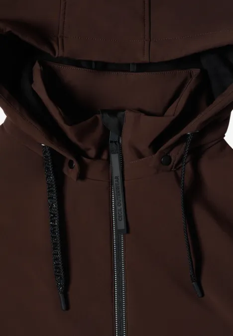 Gros plan d'une veste à capuche marron avec fermeture éclair et cordons.