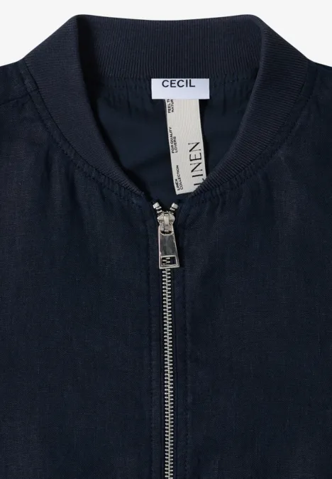 Dunkelblaue Bomberjacke mit Reißverschluss und CECIL-Label am Kragen