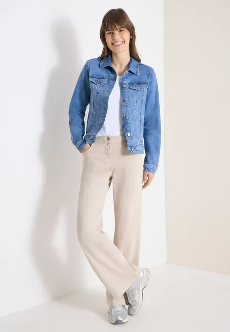 Jeansjacke mit Brusttaschen und Knöpfen light blue washed