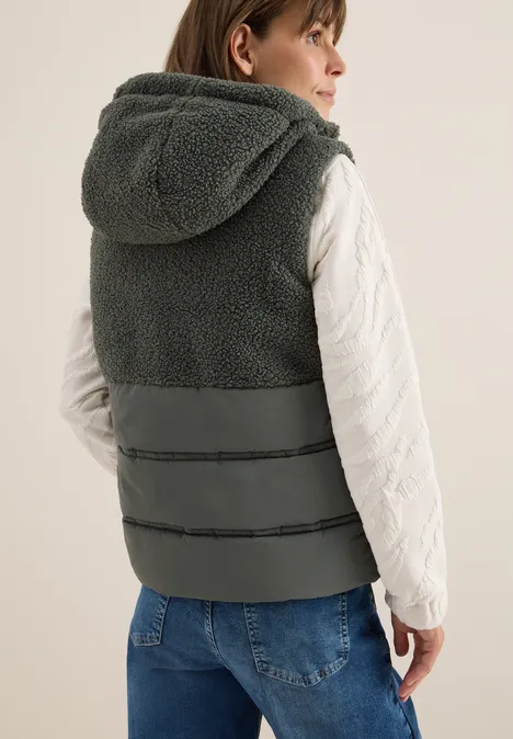 Weste mit Strukturmix pastel olive