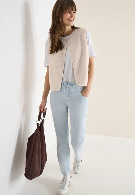 Weste aus Teddy-Material mit Rundhals teddy vanilla white Weste aus Teddy-Material mit Rundhals teddy vanilla white