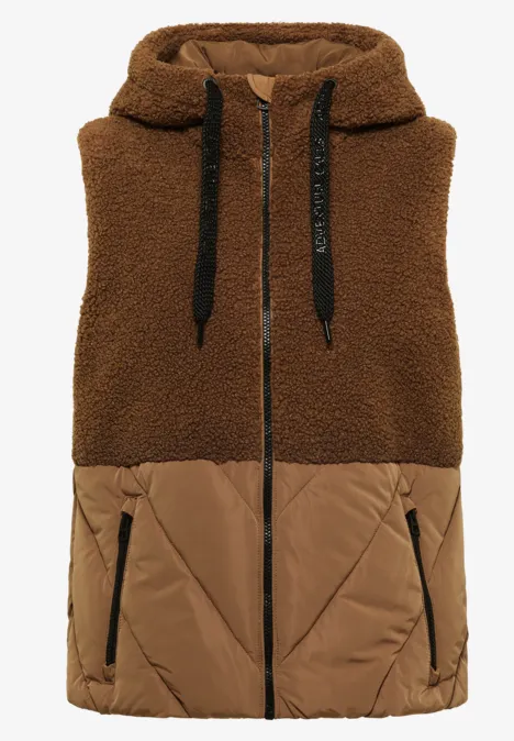 Teddy-Weste mit Steppteil und Zipper dark toffee brown Braune, kuschelige Teddyweste mit Kapuze, Reißverschluss und gepolsterten Eingrifftaschen, ärmellos.