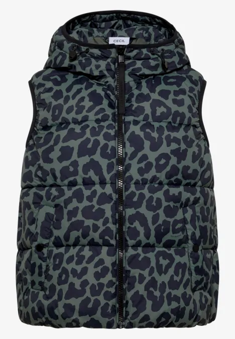 Steppweste mit Kapuze und Taschen dried olive green Ärmellose, grüne, gesteppte Weste mit Leopardenmuster und Kapuze.