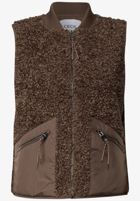 Bruine teddy-vest met rits aan de voorkant en ritssluitingszakken.