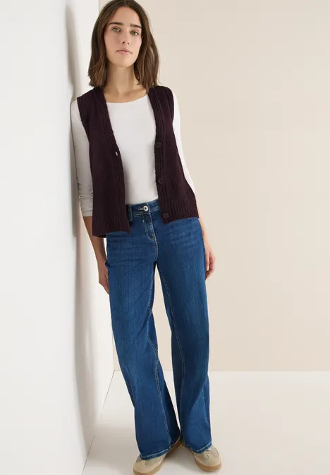 Bouclé vest eggplant red