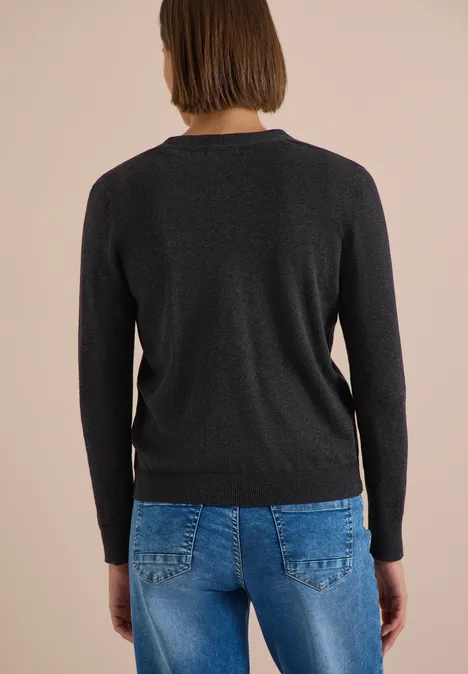 Cardigan boutonné à col V charcoal grey melange Vue de dos d'une personne aux cheveux courts portant un pull noir et un jean bleu