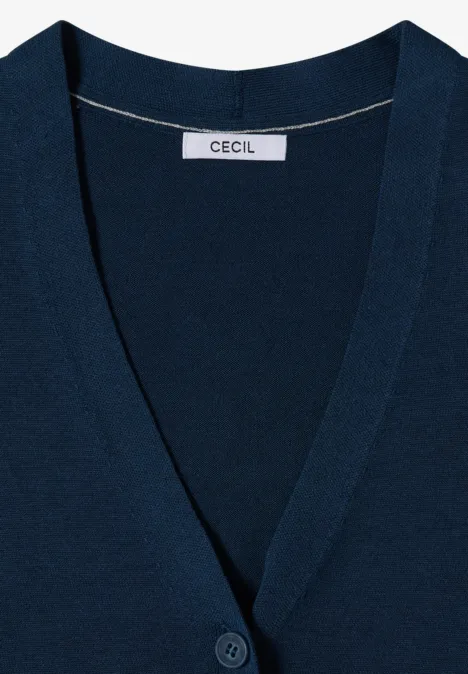 Cardigan boutonné à col V moonlight blue Navyblaues Damen-Strickjäckchen mit V-Ausschnitt und Knopfleiste, Markenlabel Cecil am Krageninneren sichtbar.