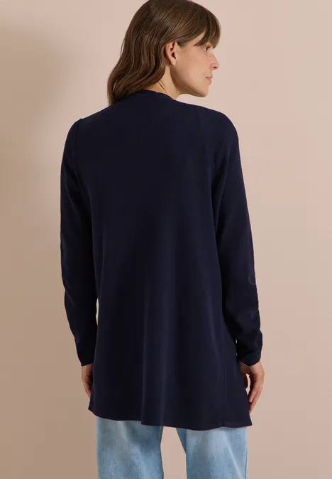 Open vest met lange mouwen urban dark blue Rückenansicht: Frau trägt dunkelblaue, lange Strickjacke und Jeans.