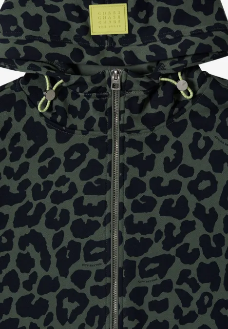 Sweatjacke mit Kapuze und Leo-Muster dried olive green Olivgrüne Kapuzenjacke mit schwarzem Leopardenmuster, Reißverschluss und Kordelzügen.