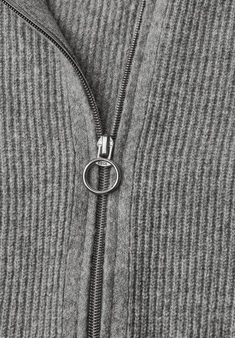 Cardigan mit Stehkragen und Zipper sporty grey melange Nahaufnahme einer grauen, gerippten Jacke mit Reißverschluss und rundem Zipper-Anhänger.